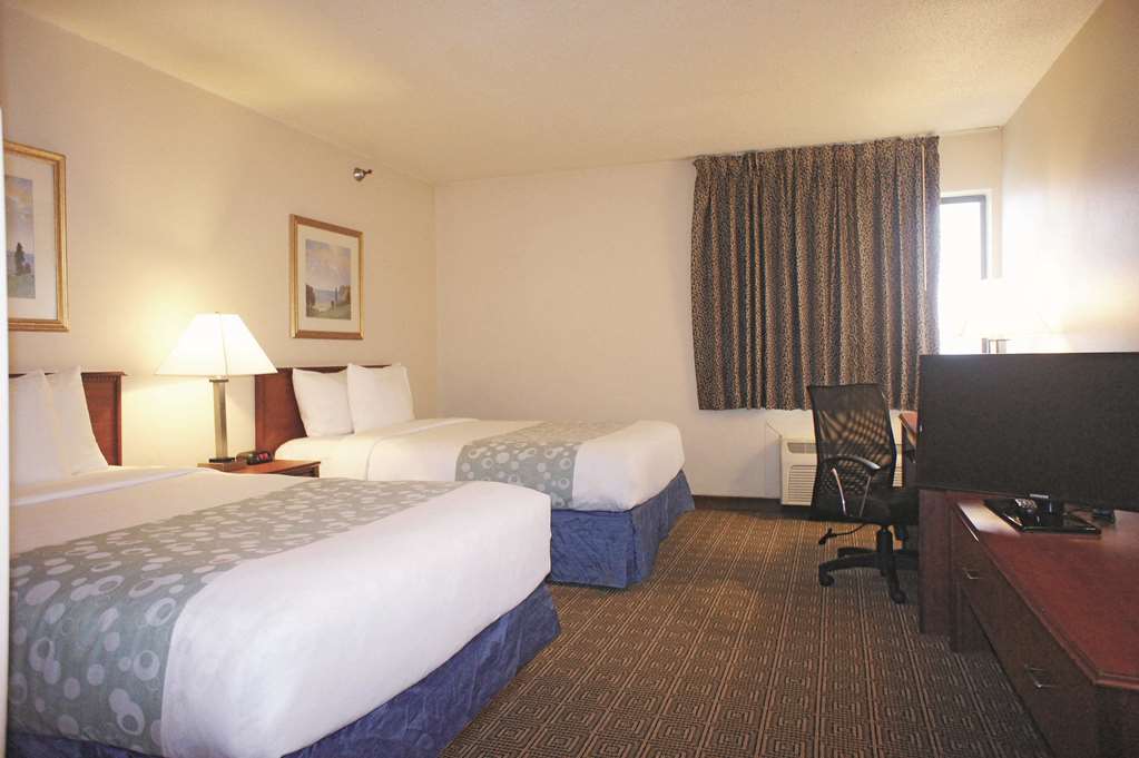La Quinta Inn by Wyndham Omaha Southwest - photo 11