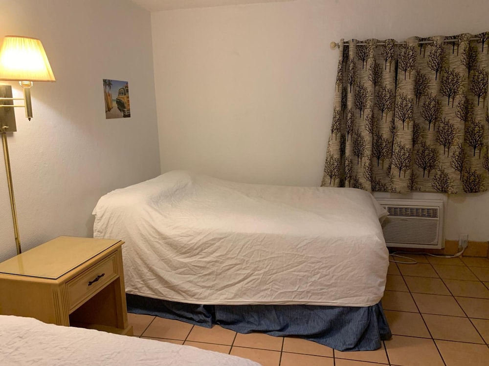 Sunshine Motel - photo 10