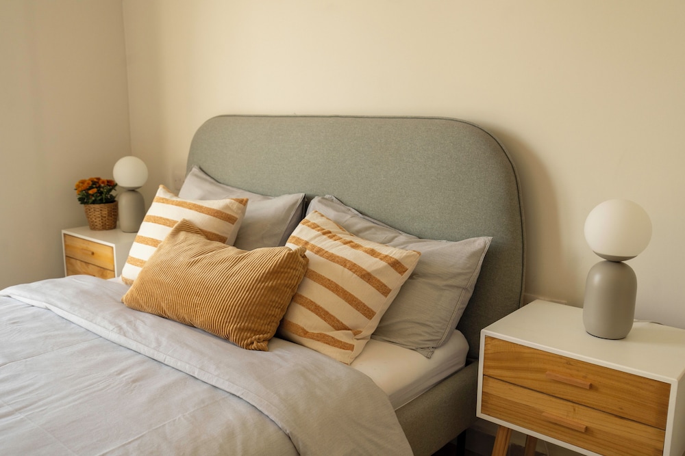 Modern 3BD Spacious Apartment with Terrace Close to Yacht Marina — 4-Star Luxury Hotel in Imsida, Malta