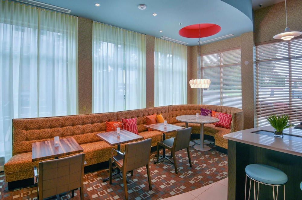 Hilton Garden Inn Raleigh Crabtree Valley - photo 40