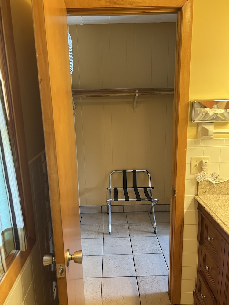 All Star Inn & Suites - photo 326