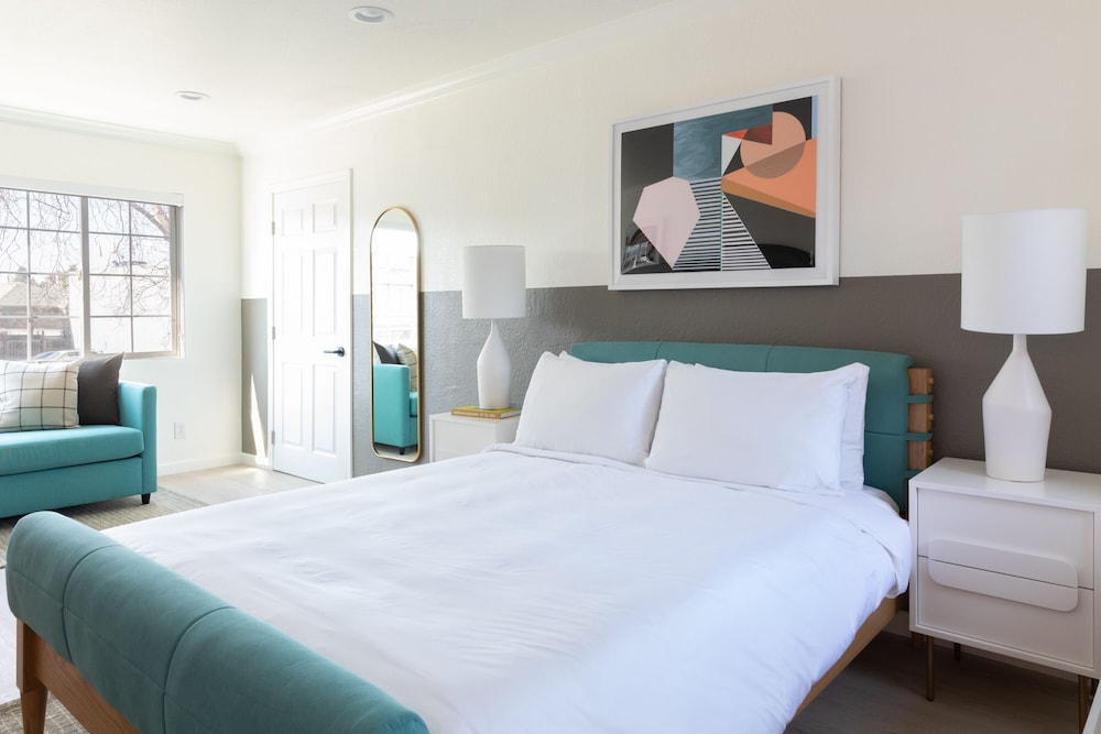 Signature Inn Oakland - photo 16