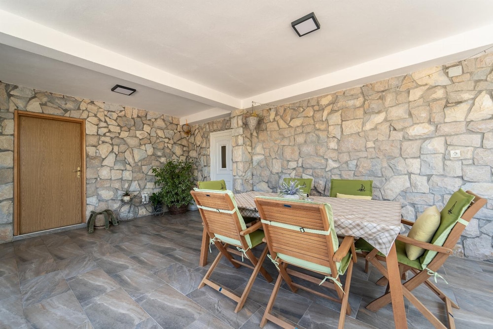 Villa Jadran — 4-Star Luxury Hotel in Sveti Filip I Jakov, Croatia