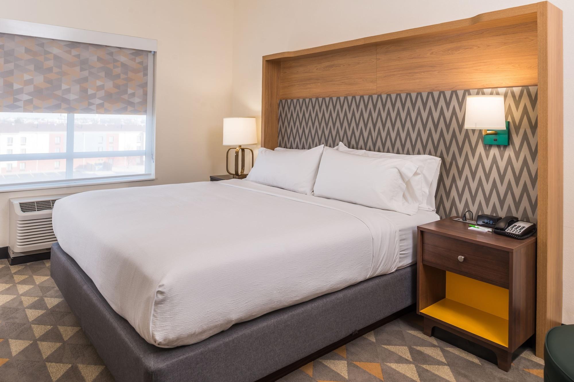 Holiday Inn Joplin by IHG - photo 22