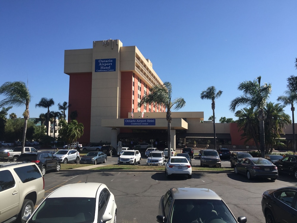 Ontario Airport Hotel & Conference Center - photo 42