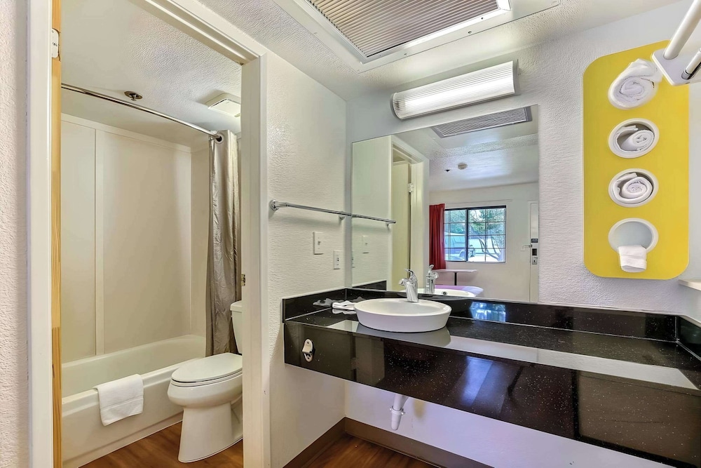 Super 8 by Wyndham Livermore - photo 13