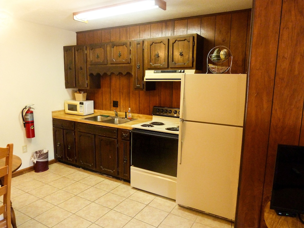 Meadowlark Motel with Restaurant & Bar - photo 29
