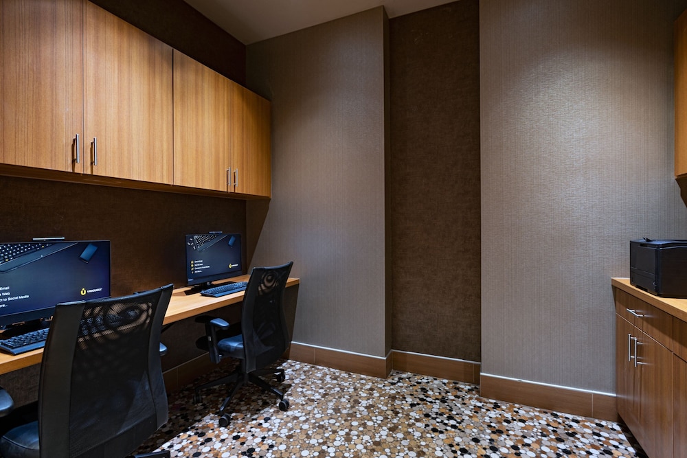 SpringHill Suites Anaheim Maingate - photo 33
