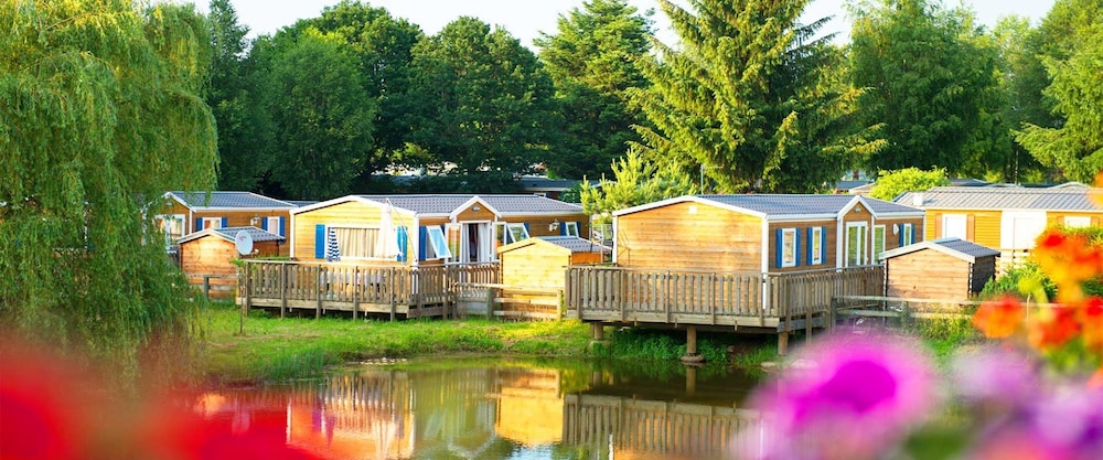 Camping le Domaine des Bans — 4-Star Luxury Hotel in Corcieux, France