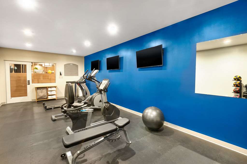 Microtel Inn & Suites by Wyndham Farmington - photo 9