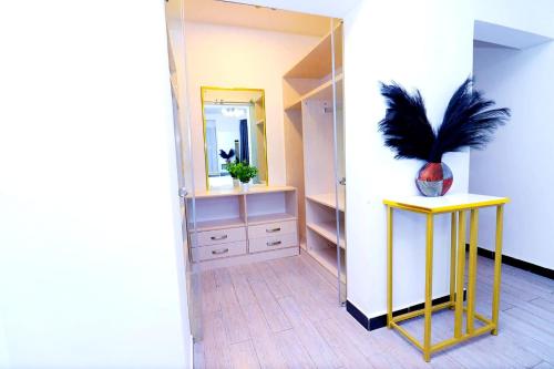 Stunning One Bedroom Apartment With Ample Parking Space Swimming Pool Fully Equipped Gym And Relaxing Rooftop With City Views