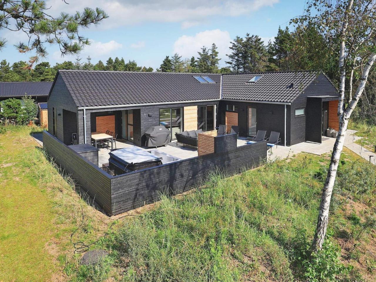 10 person holiday home in Blåvand — 4-Star Luxury Hotel in Oksbol, Denmark