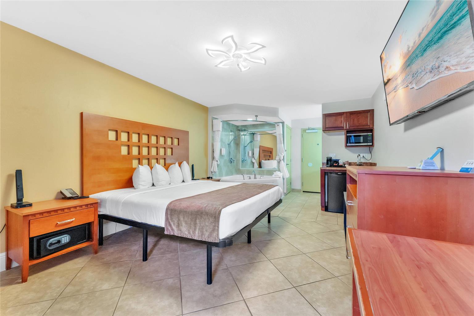Rodeway Inn & Suites Fort Lauderdale Airport & Cruise Port - photo 52