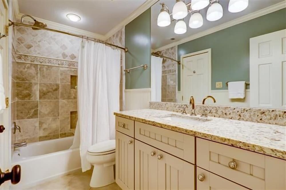 141 Harbourwood Villa at The Sea Pines Resort - photo 14