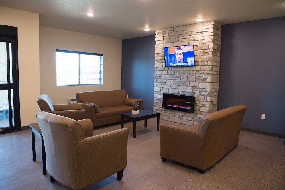 Cobblestone Inn & Suites Forest City - photo 3