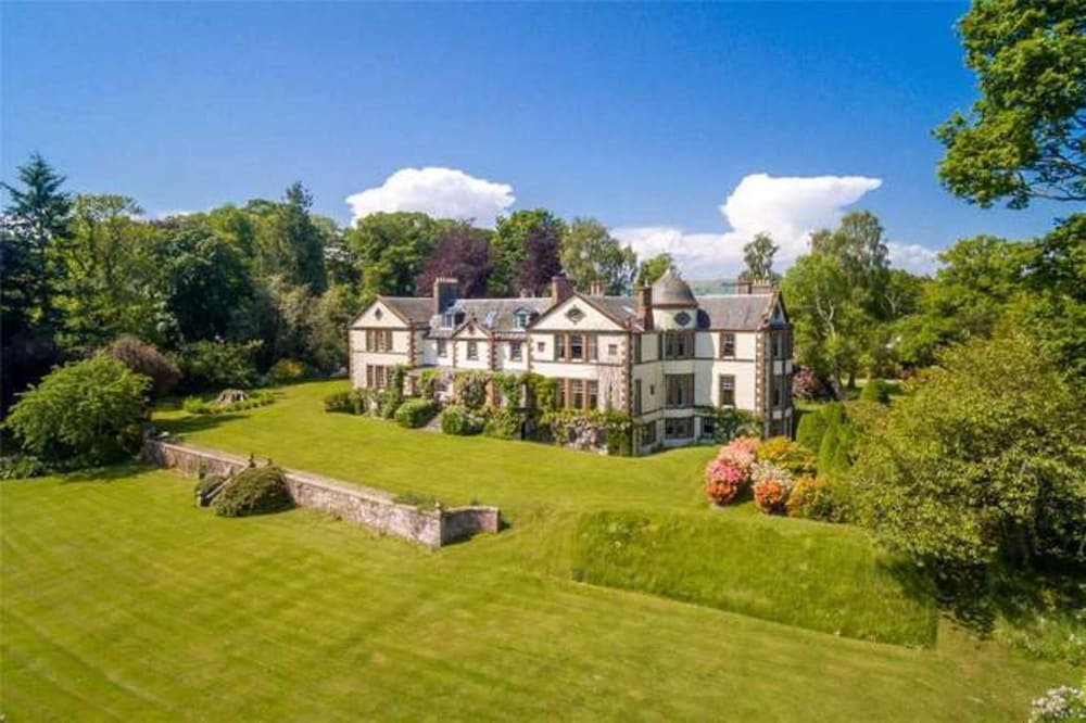 The Seat of the Barony of Alyth a Stately Manor — 4-Star Luxury Hotel in Blairgowrie, United Kingdom