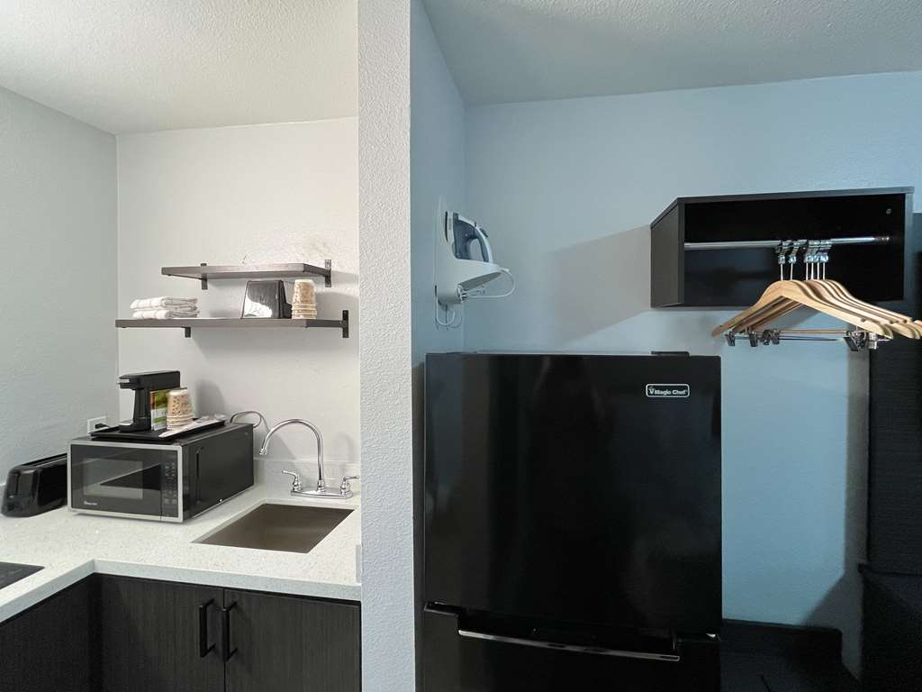 Studio6 Conroe TX - photo 9