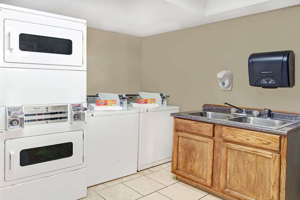 Super 8 by Wyndham West Memphis - photo 14