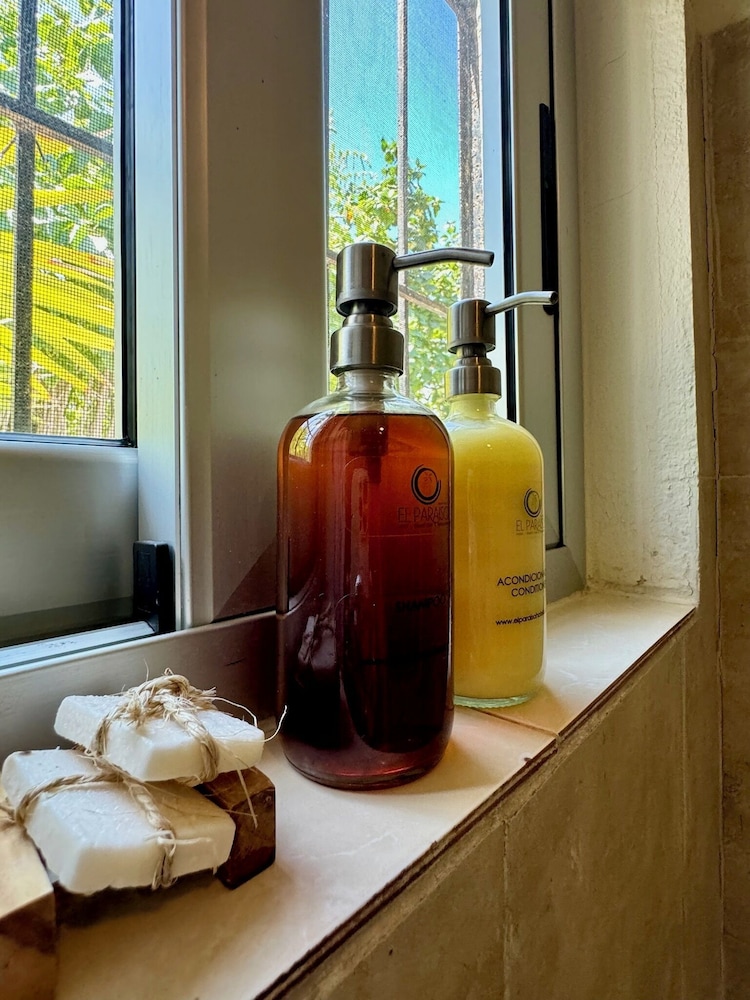 Bathroom amenities