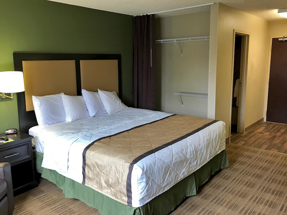Extended Stay America Select Suites Detroit Farmington Hills - photo 9