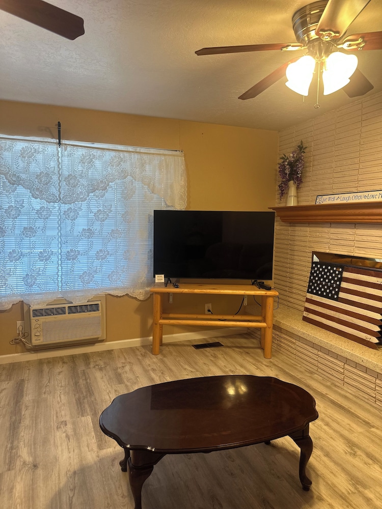 Fossil Butte Motel - photo 11