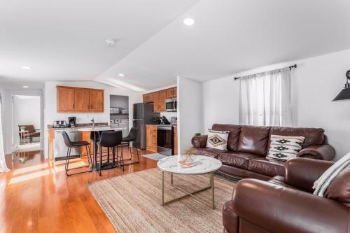 Southwestern Modern Hot Tub in Canyon Lake, United States