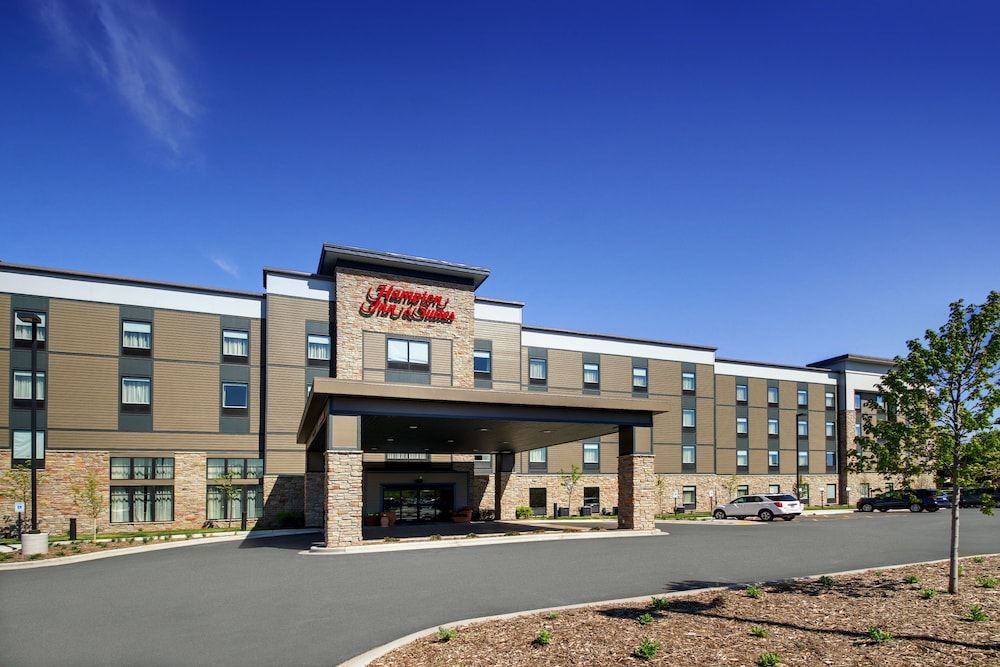 Hampton Inn & Suites Milwaukee West - photo 57