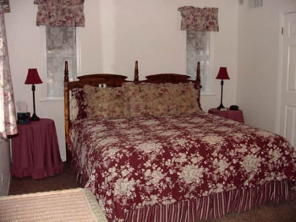 Apple Blossom Inn - photo 34