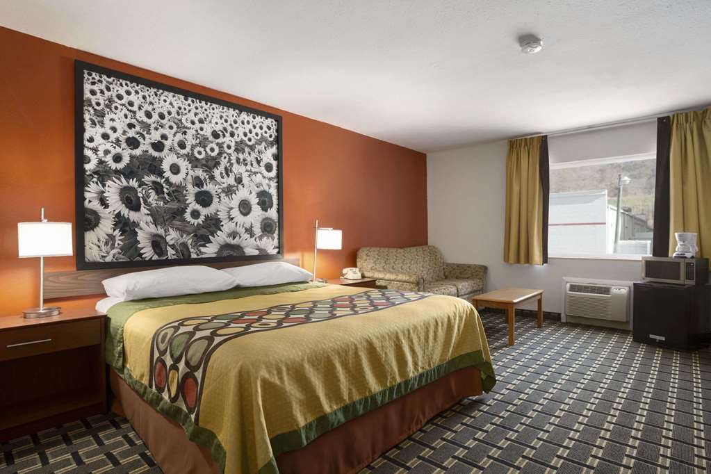 Super 8 by Wyndham Prestonsburg - photo 14