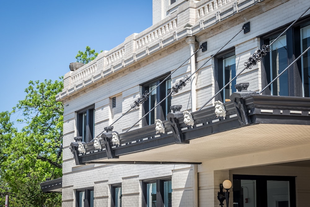Park Plaza Hotel Seguin - photo 35