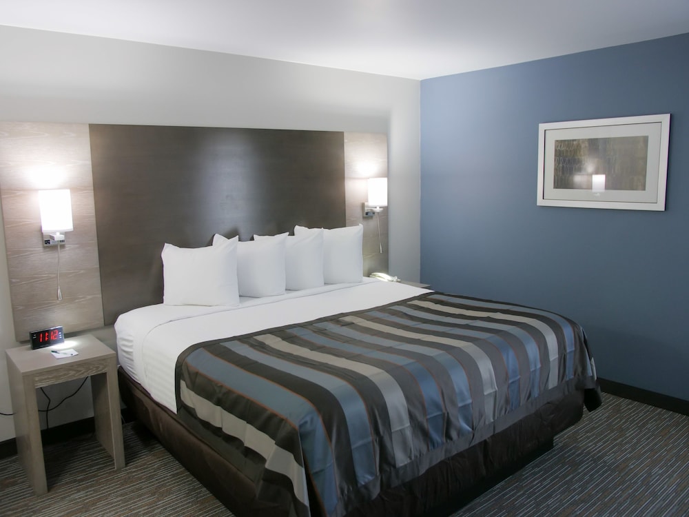 Wingate by Wyndham Louisville Fair and Expo - photo 17