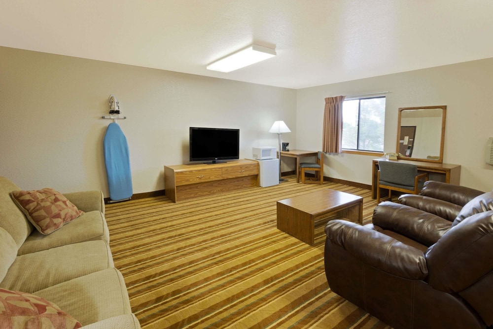 Super 8 by Wyndham Las Cruces White Sands Area - photo 7