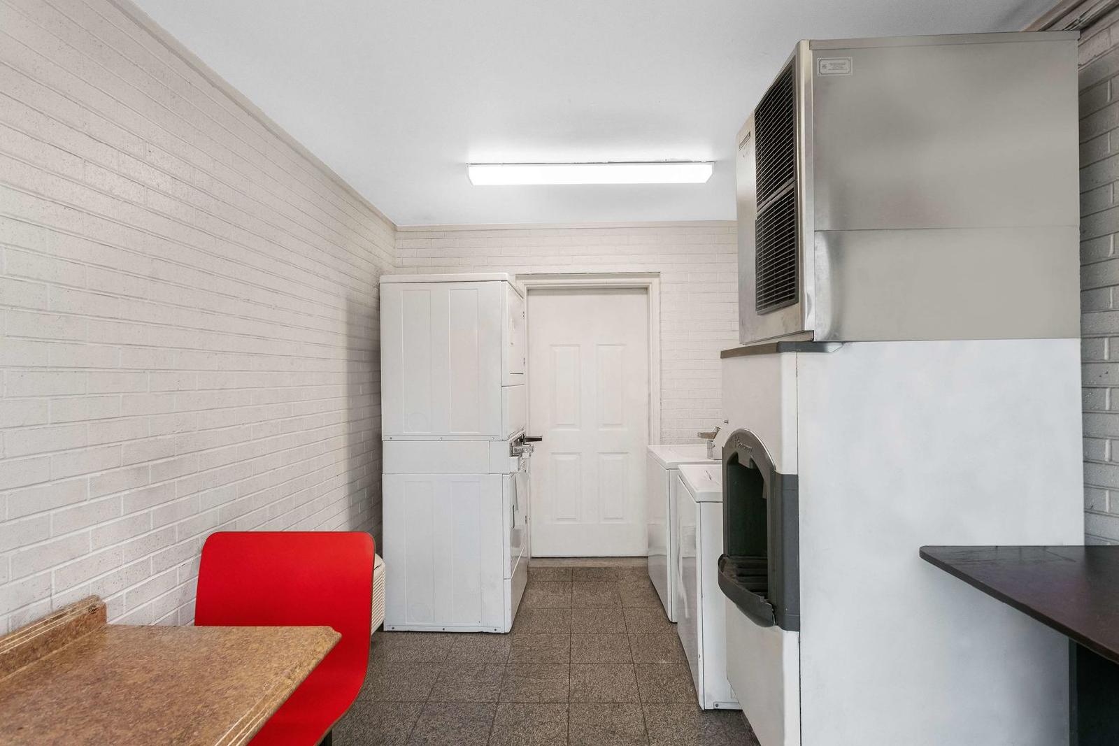 Motel 6 Salt Lake City Central - photo 20