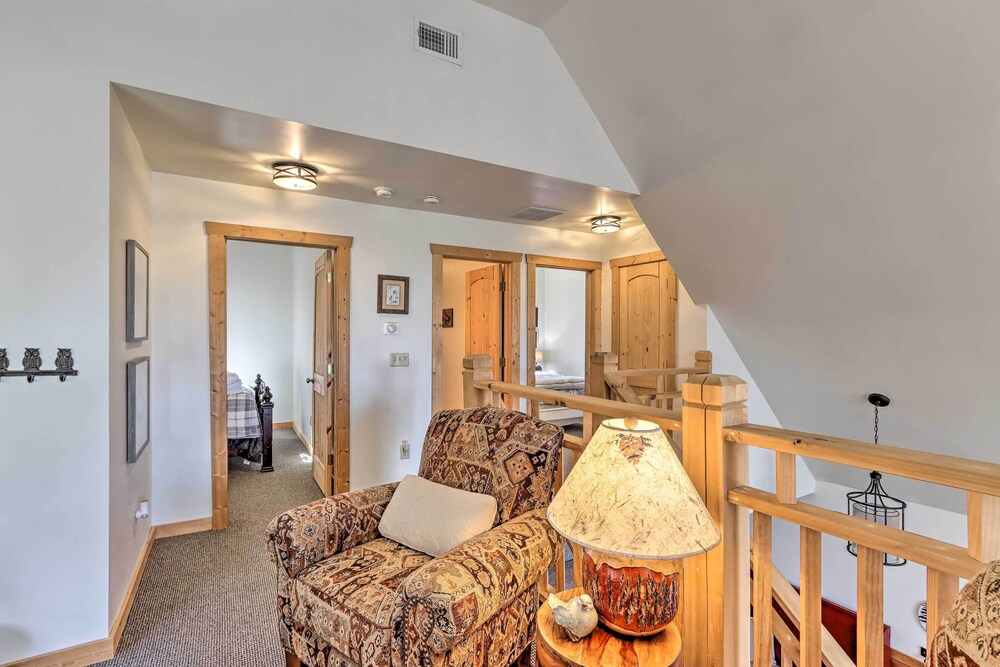 Spacious Ellijay Resort Home w Hot Tub - photo 13
