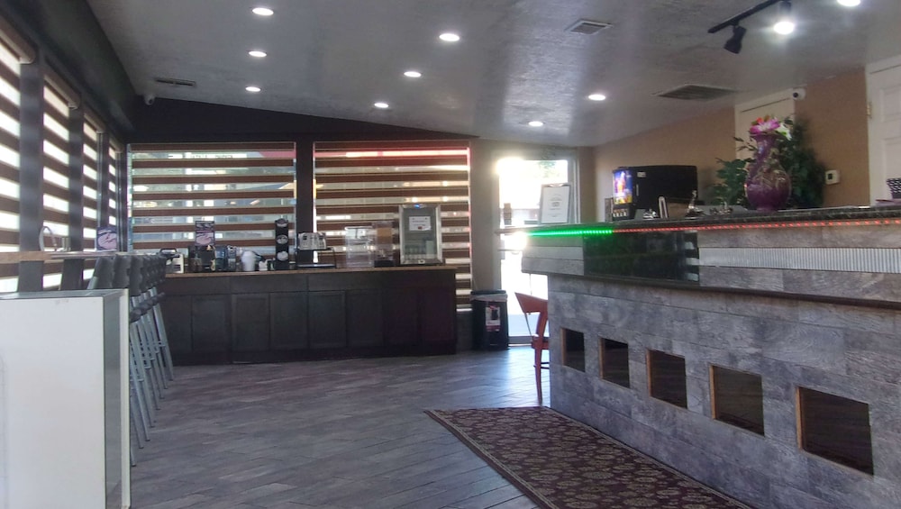 Magnuson Hotel Cedar City - photo 2