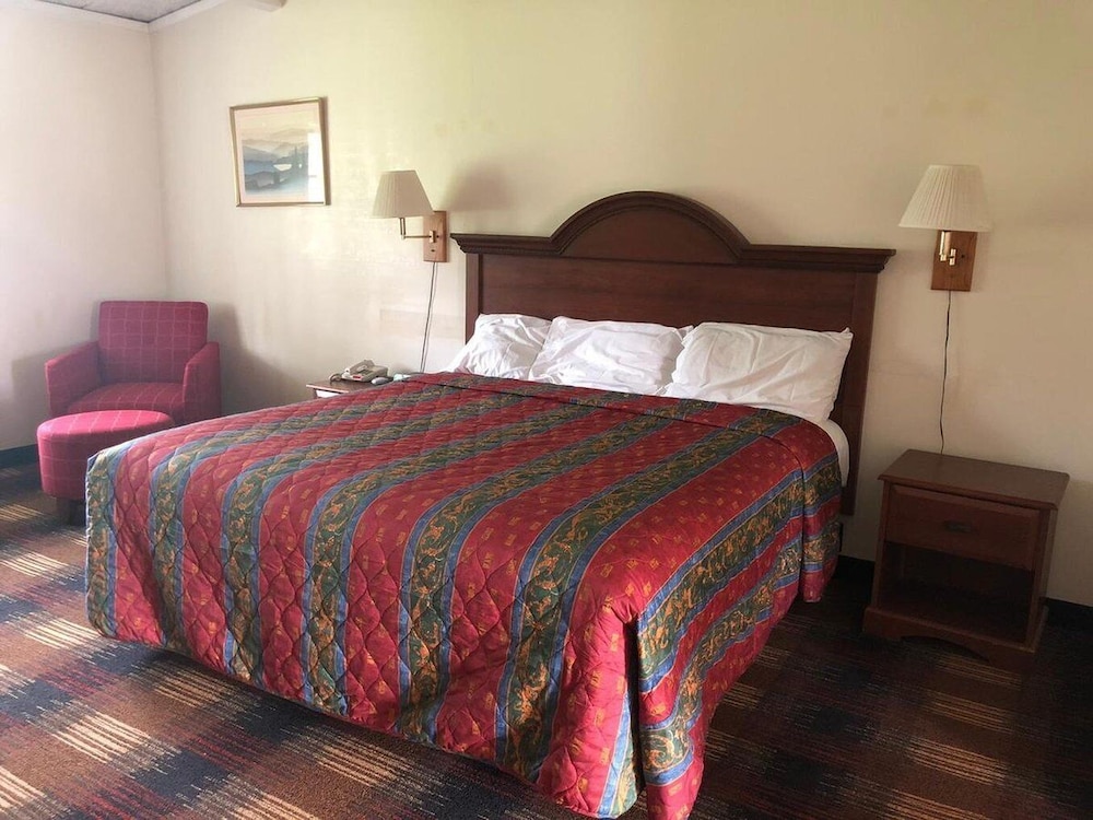 Red Carpet Inn North Syracuse - photo 15