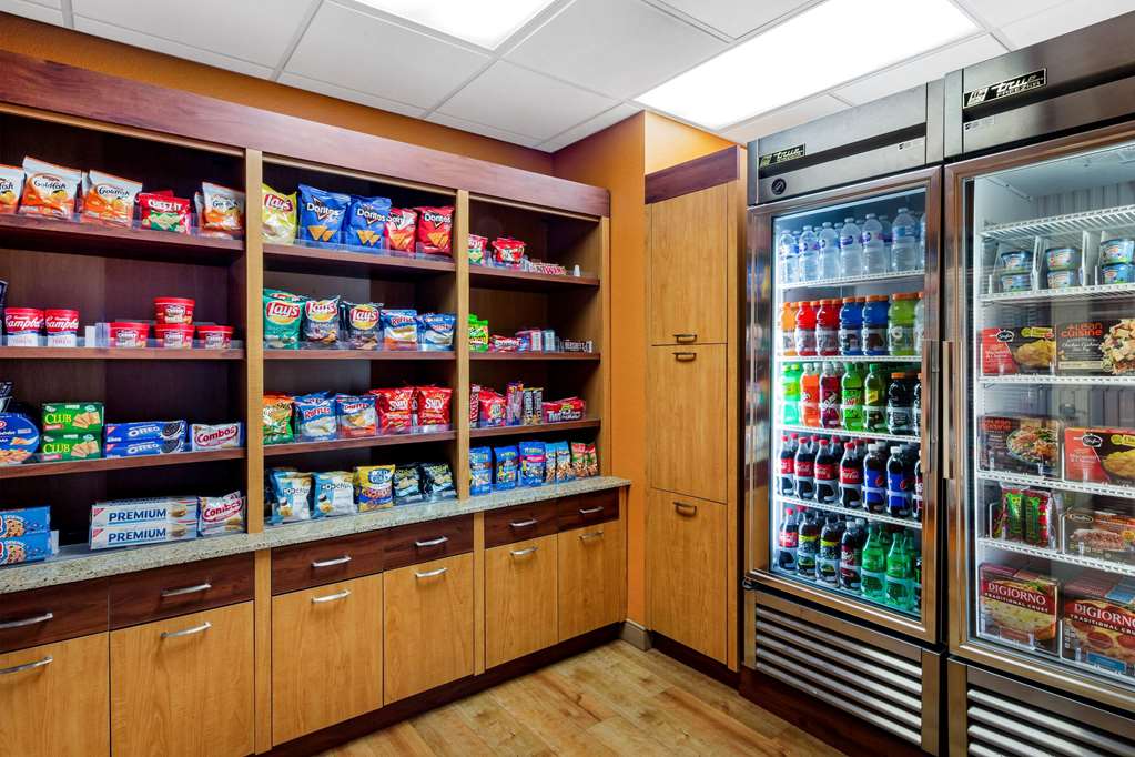 La Quinta Inn & Suites by Wyndham Fremont Silicon Valley - photo 29