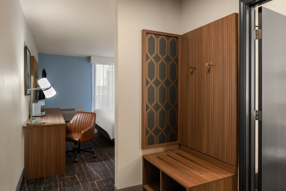 Holiday Inn Ontario by IHG - photo 17