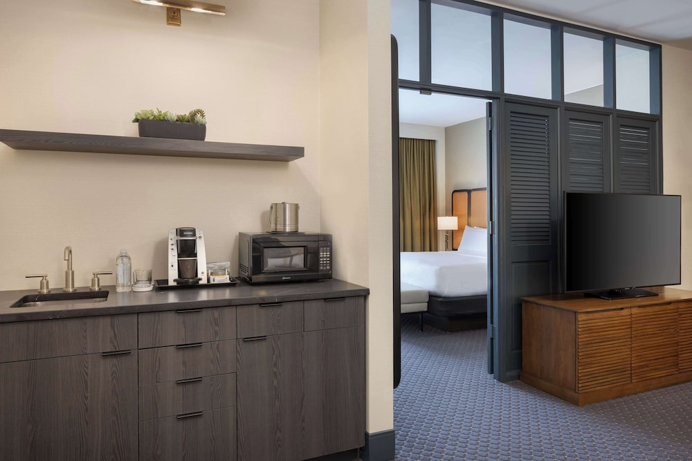 DoubleTree Suites by Hilton Hotel Lexington - photo 23