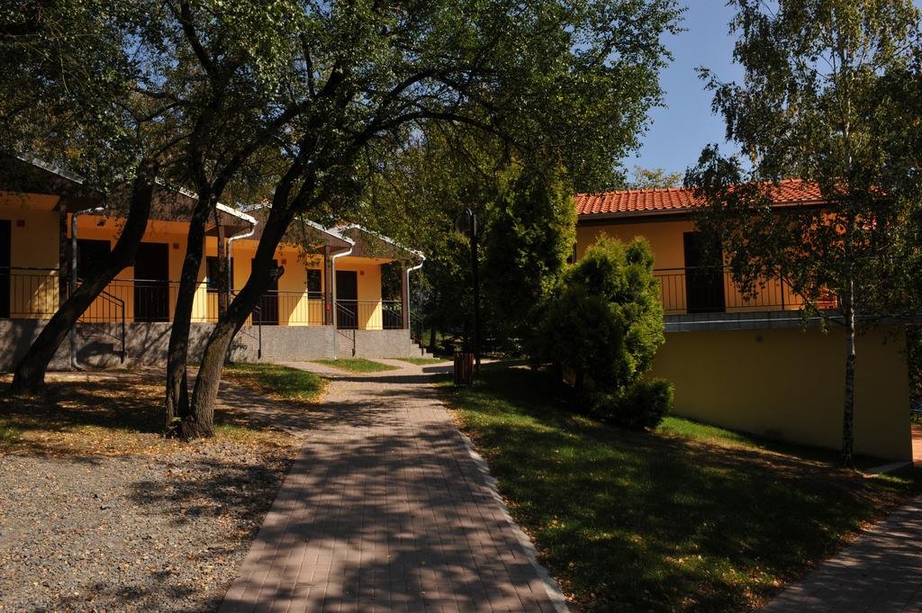 Resort Beach Nová Živohošť — hotel in Neveklov