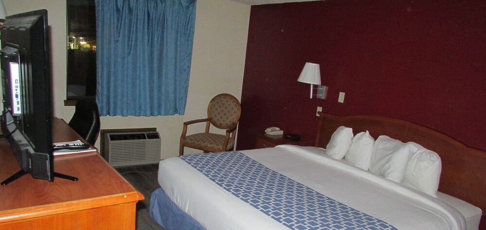 Grizzly Inn Evanston - photo 8