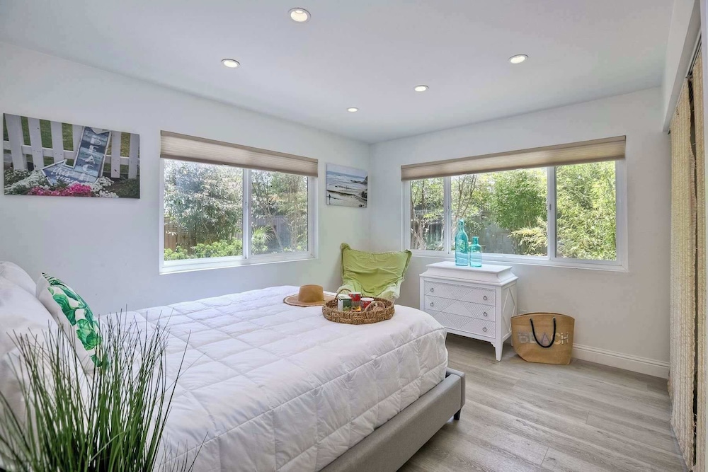 Serene Coastal Home Sleeps 8 1 Mile From Beach — Encinitas — photo 5