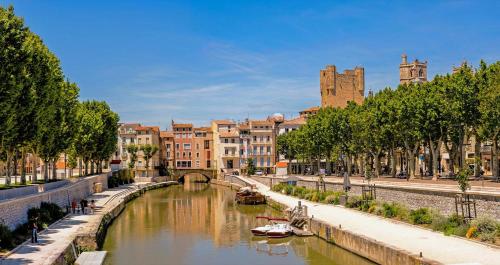 Hebergements Narbonne Centre Local Velos Et Motos in Narbonne, France