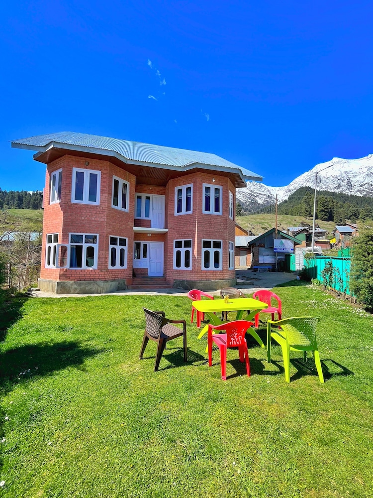 Kolahoi Heights in Pahlgam, India