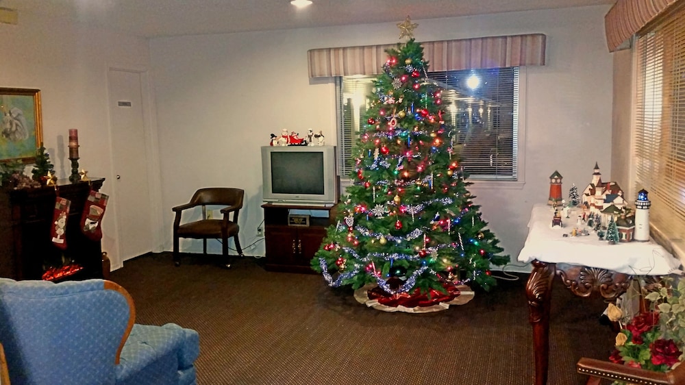 Lake Eufaula Inn - photo 9