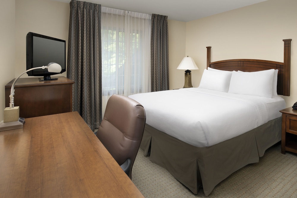 Staybridge Suites North Brunswick an IHG Hotel - photo 3