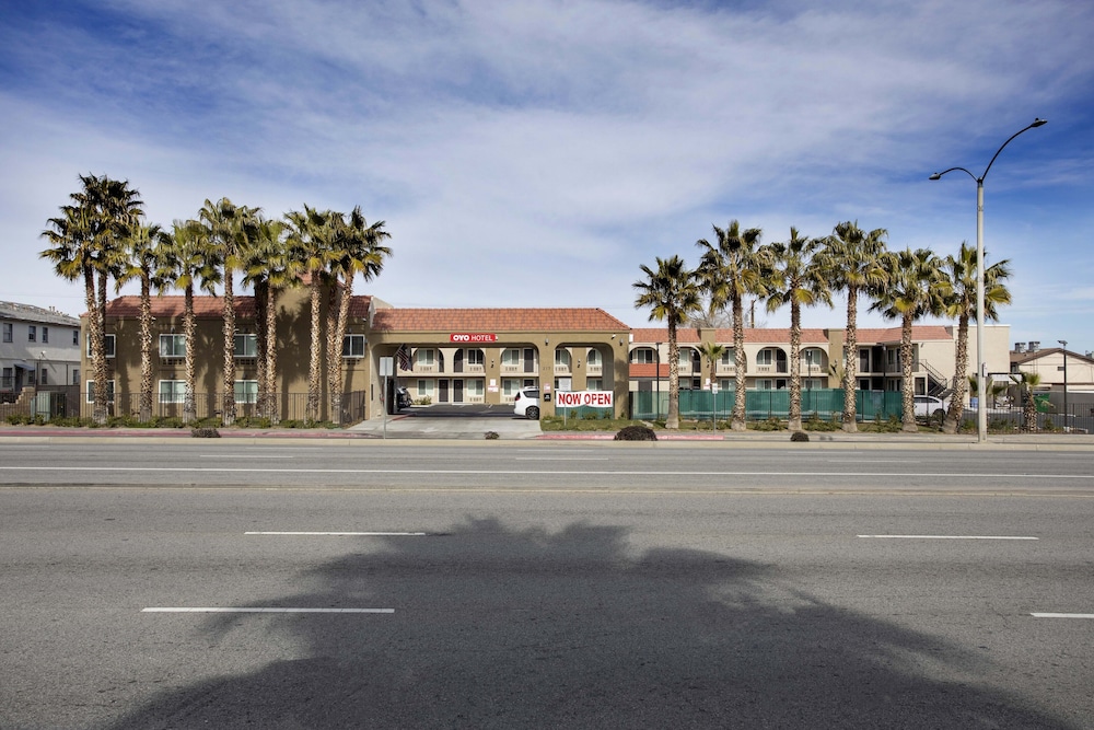 OYO Hotel Palmdale Antelope Valley - photo 34