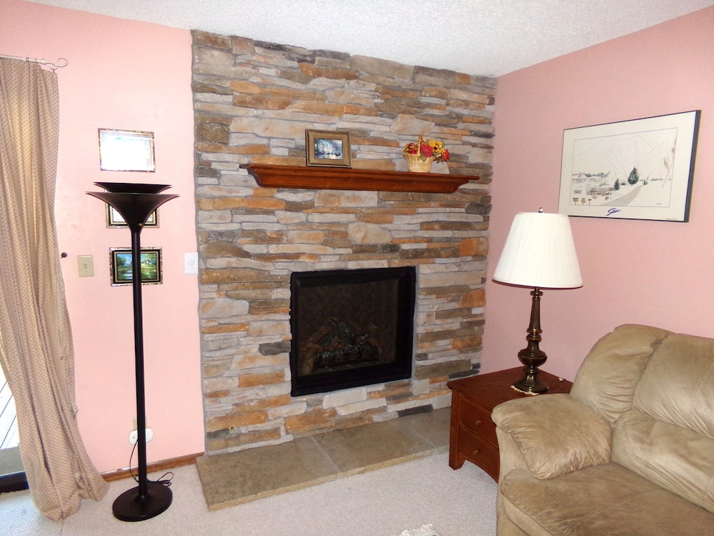 Mountainside 2 Bed 2 Bath - photo 10