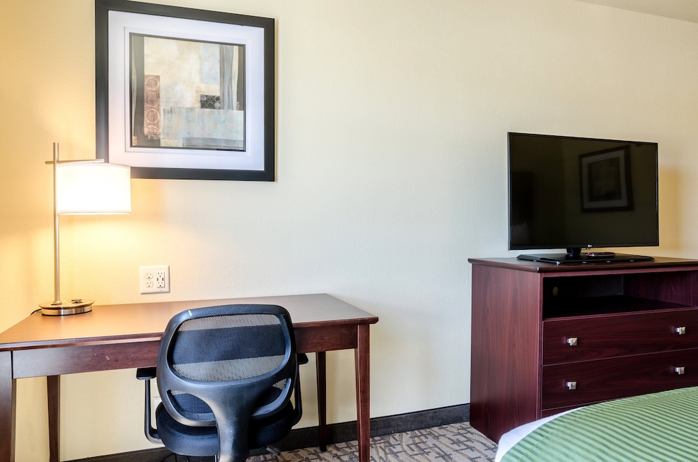 Cobblestone Inn & Suites Ord - photo 28