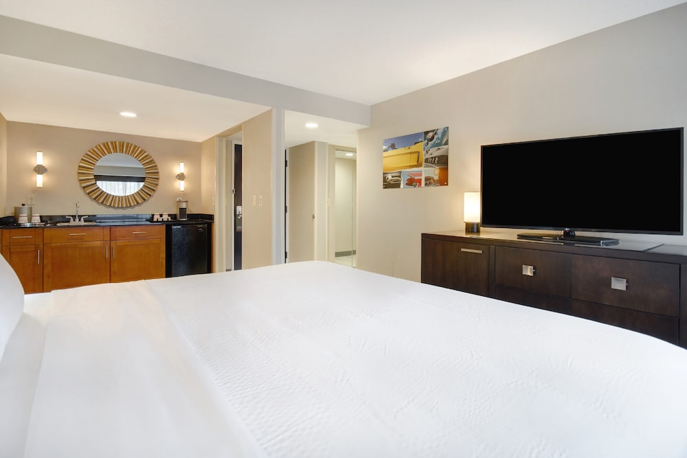 Crowne Plaza Auburn Hills by IHG - photo 5